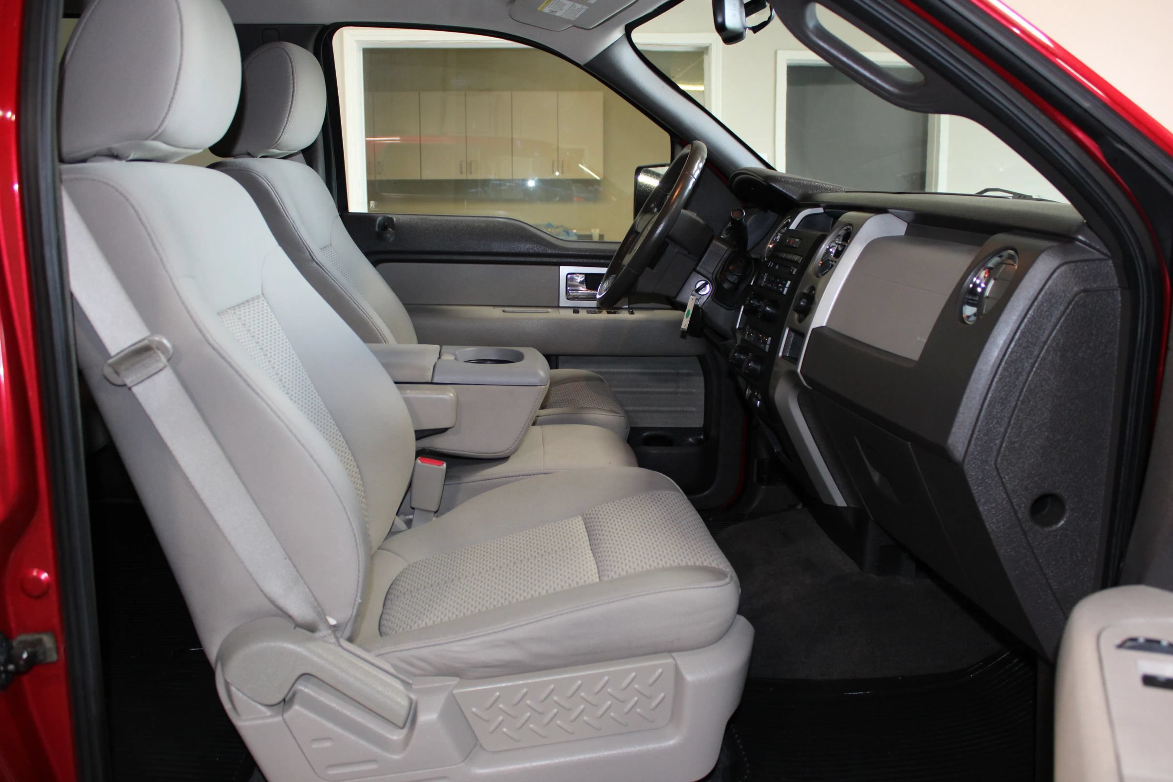 Used 2010 Ford F150 XLT RWD image 24
