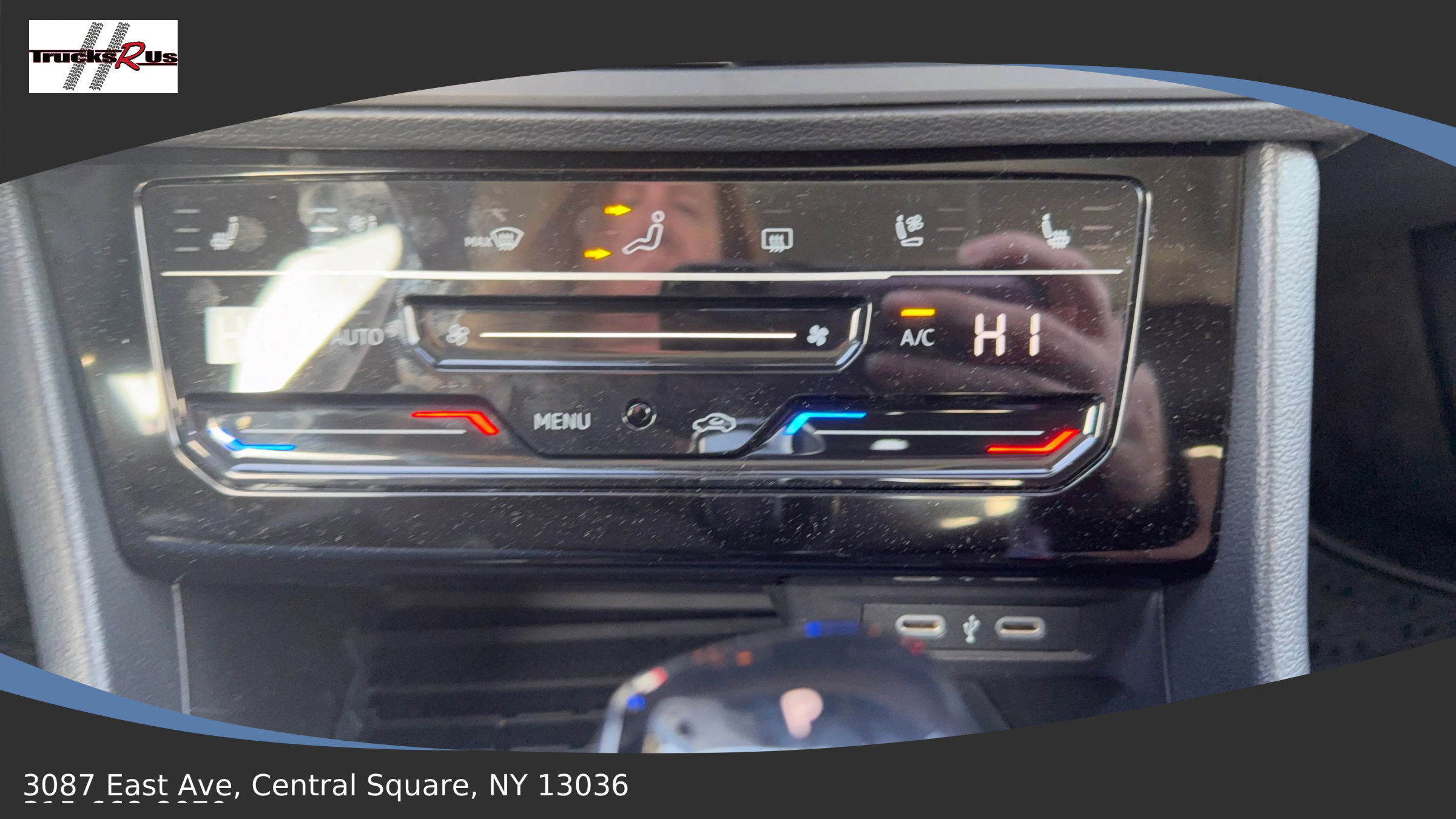 Used 2025 Volkswagen Jetta SEL image 24