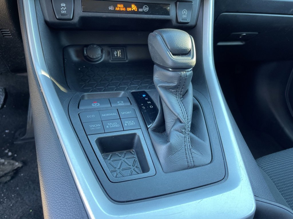 Used 2024 Toyota RAV4 LE image 14