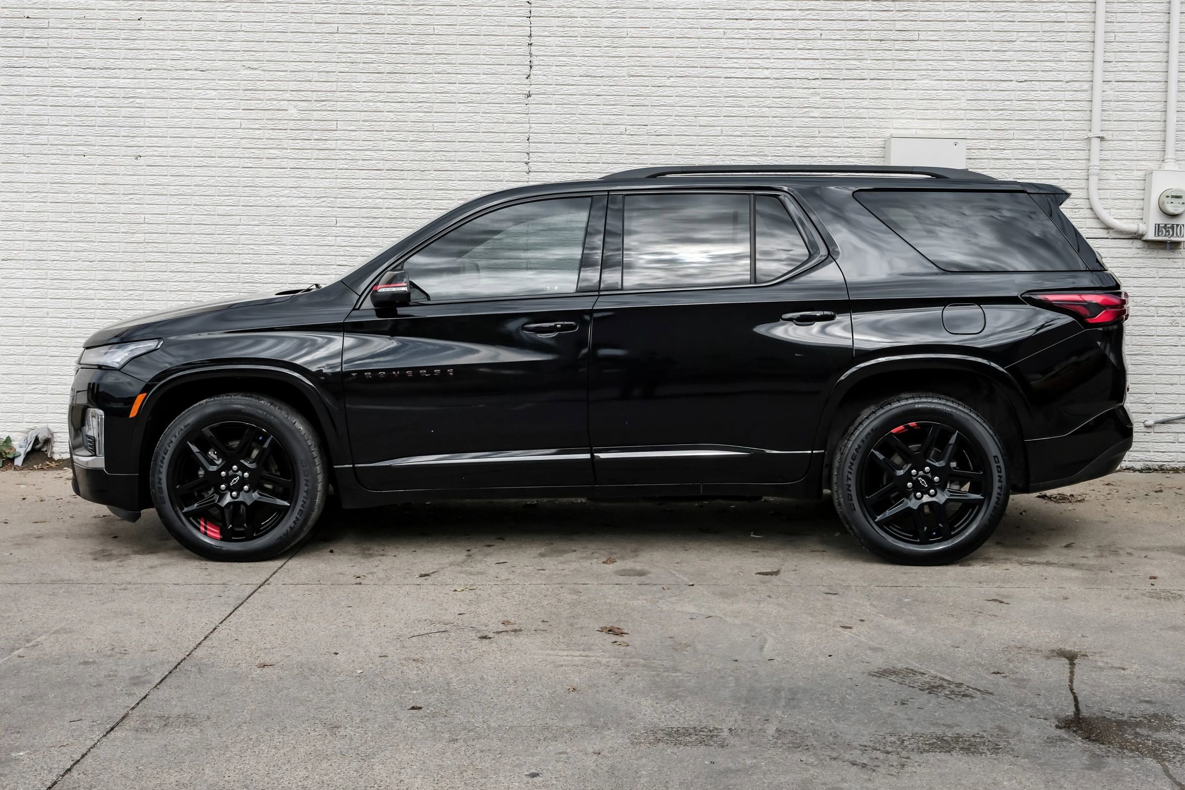 Used 2022 Chevrolet Traverse Premier w/ Redline Edition FWD image 11