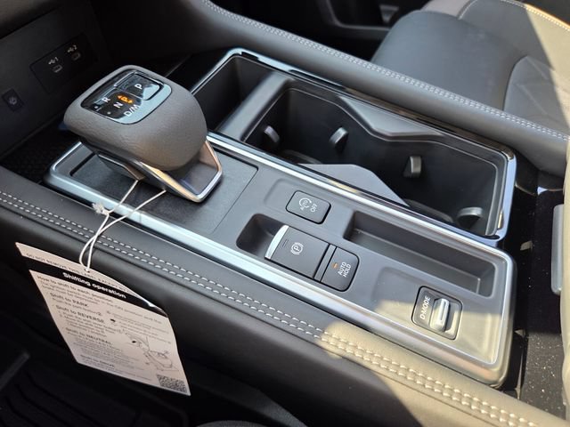 New 2026 Nissan Pathfinder Platinum FWD image 22
