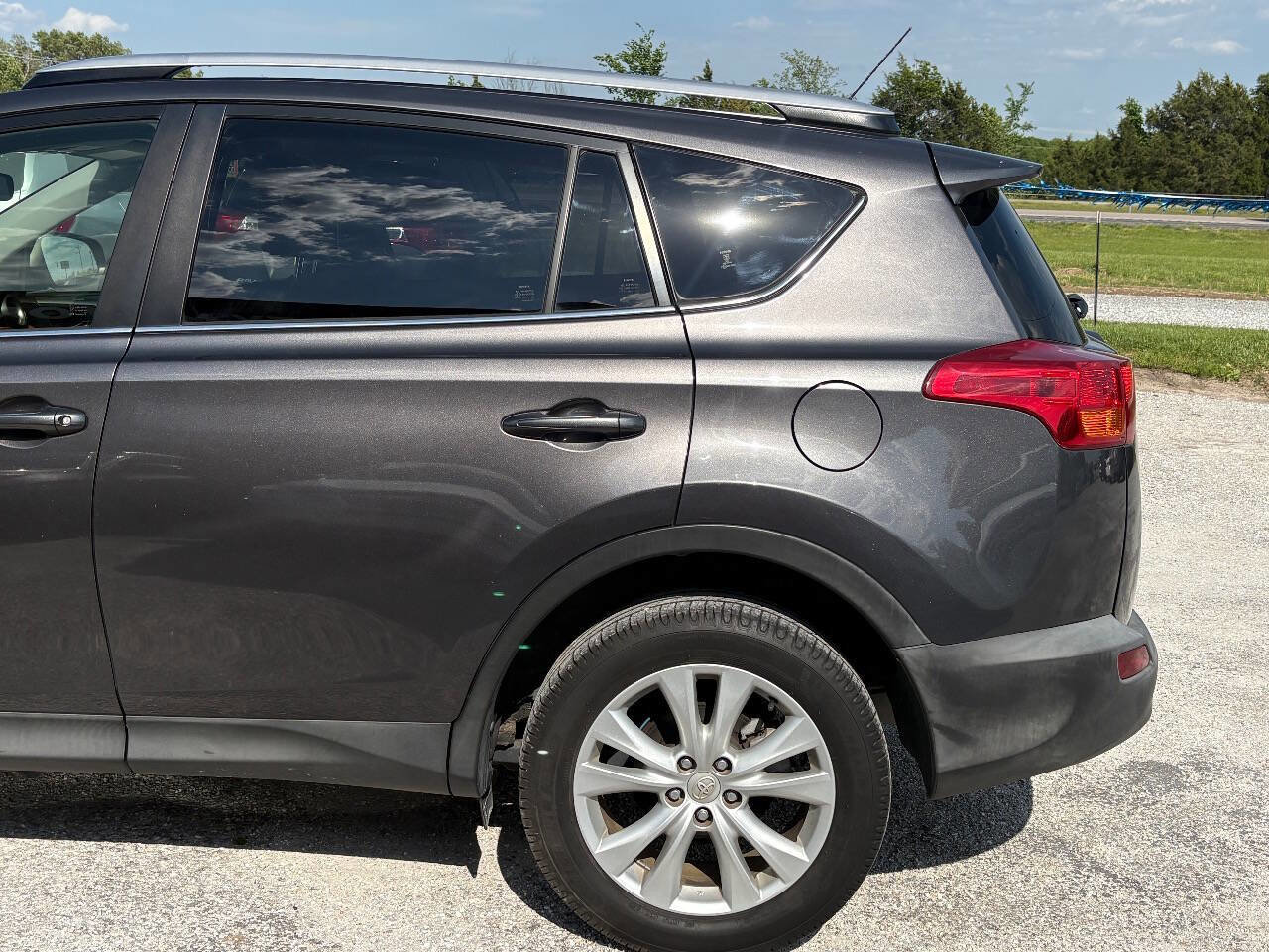 Used 2013 Toyota RAV4 Limited AWD/4WD image 13