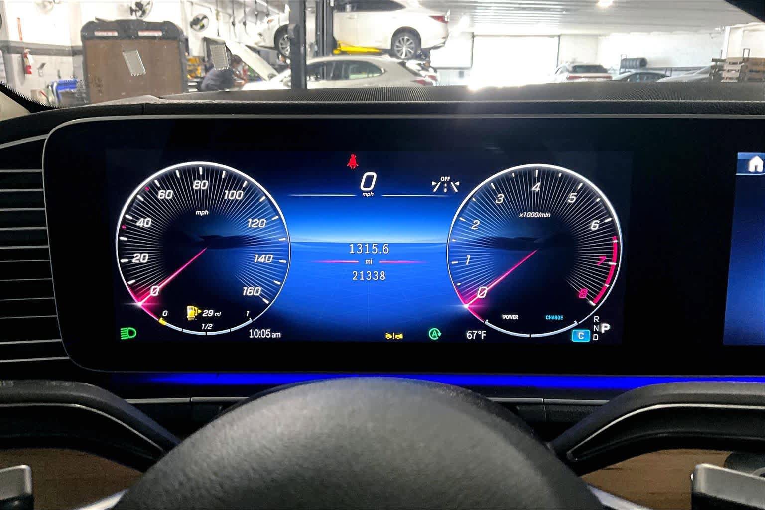 Used 2024 Mercedes-Benz GLS 450 4MATIC image 25