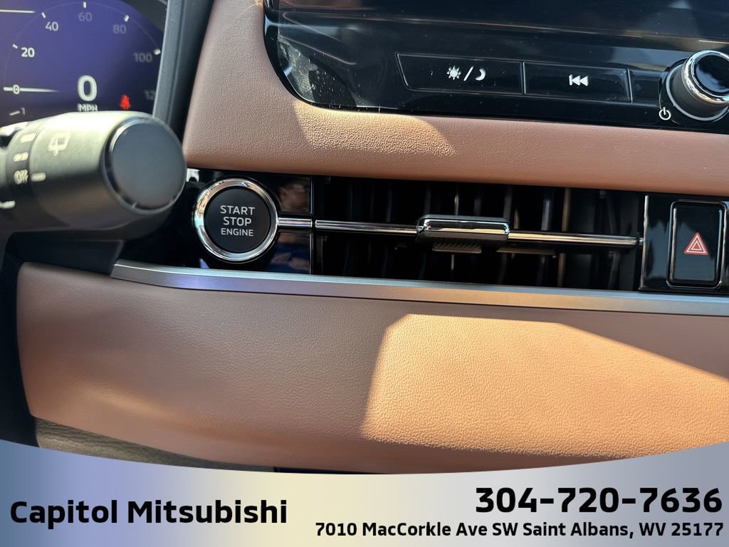New 2025 Mitsubishi Outlander SEL image 25