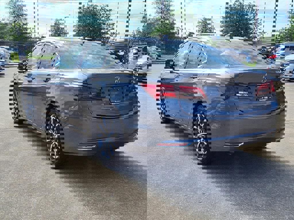 Used 2017 Acura TLX V6 w/ Advance Package image 2