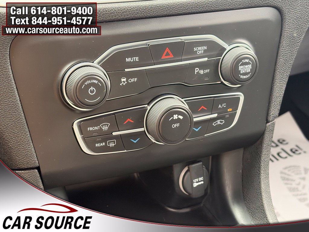 Used 2020 Dodge Charger SXT RWD image 21