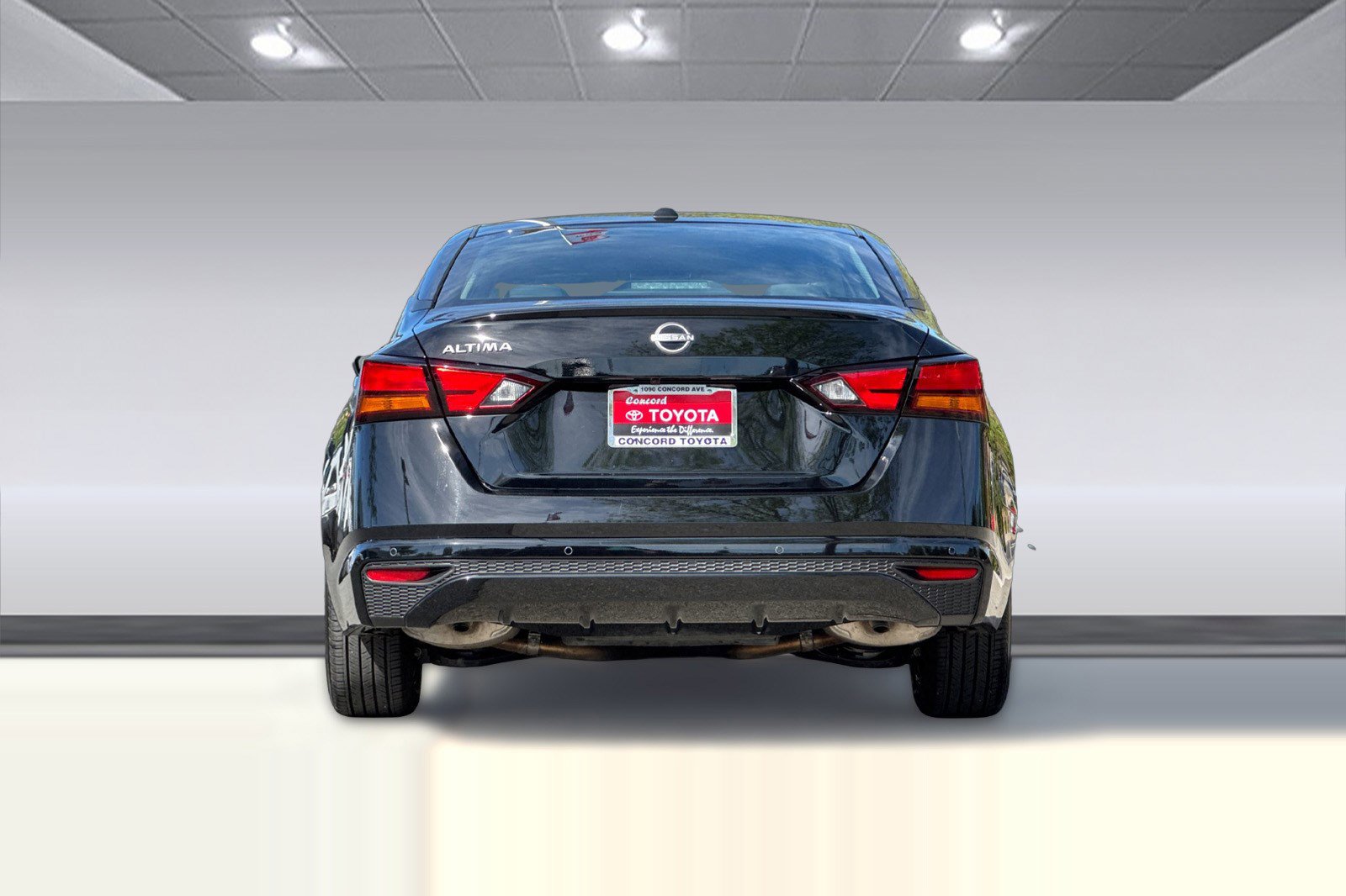 Used 2025 Nissan Altima 2.5 SV image 8