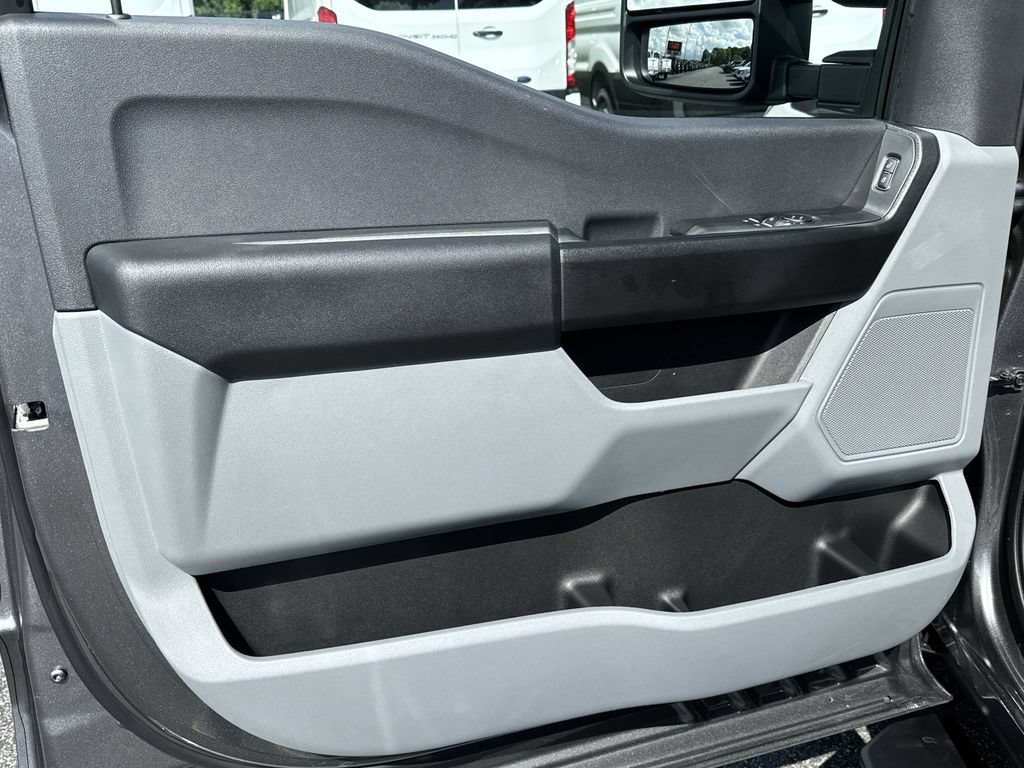 New 2025 Ford F350 XL w/ XL Chrome Package RWD image 11
