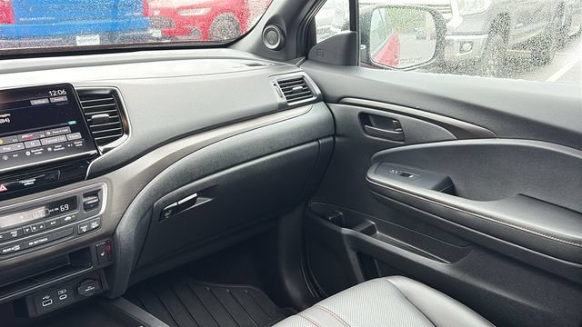 Used 2025 Honda Ridgeline TrailSport image 25