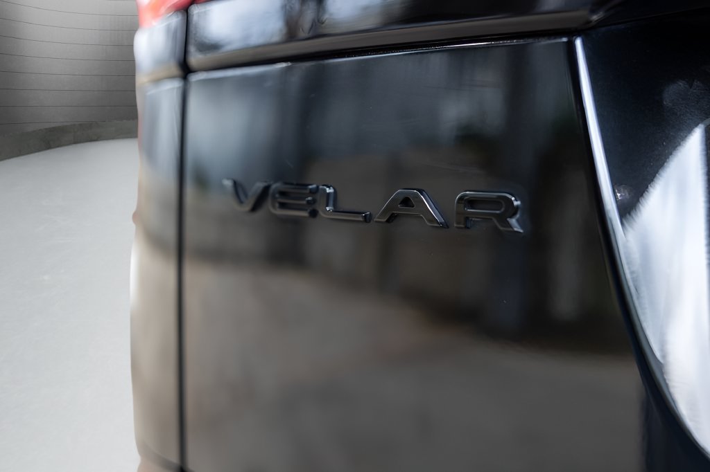 Used 2023 Land Rover Range Rover Velar R-Dynamic S AWD/4WD image 18