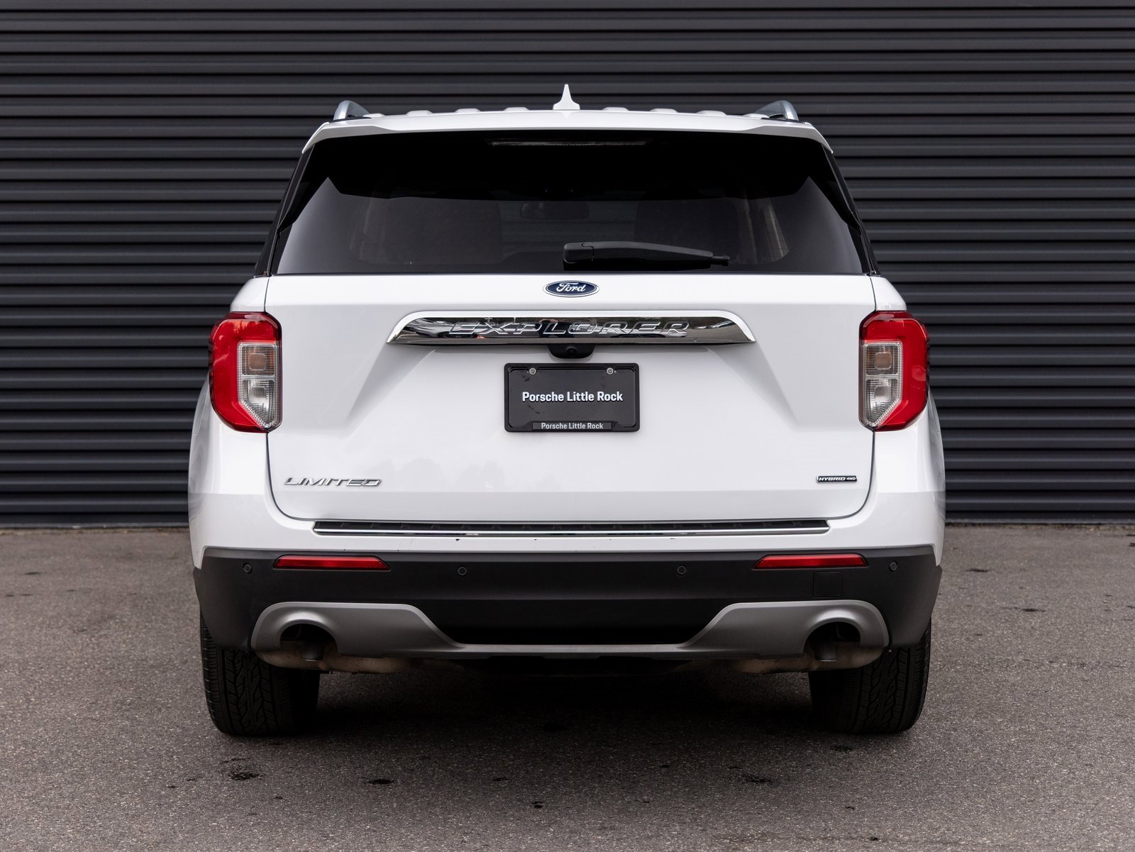 Used 2020 Ford Explorer Limited w/ Hybrid Equipment Group 310A image 4