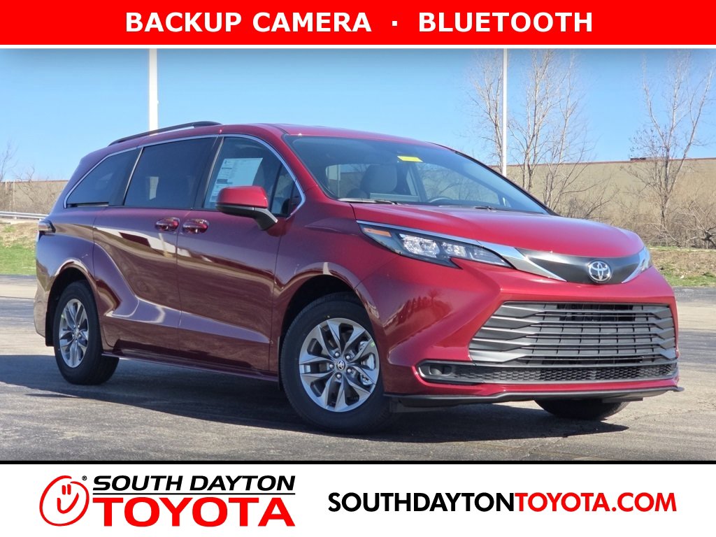 New 2026 Toyota Sienna LE image 1