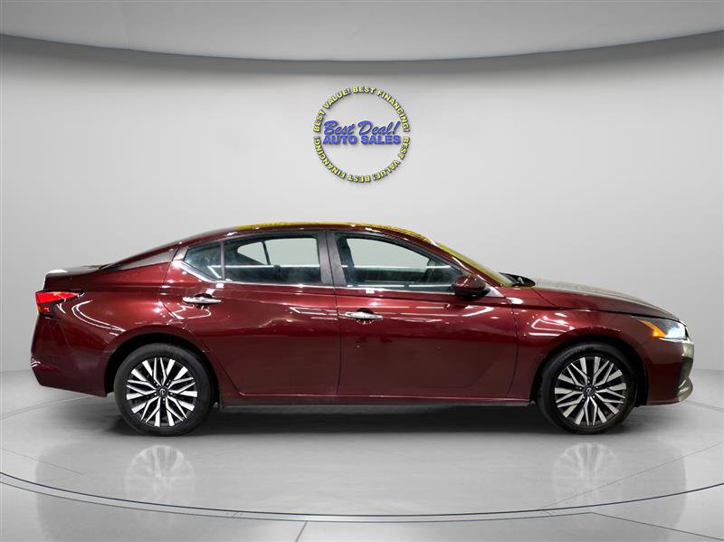Used 2023 Nissan Altima 2.5 SV w/ SV Premium Package image 8