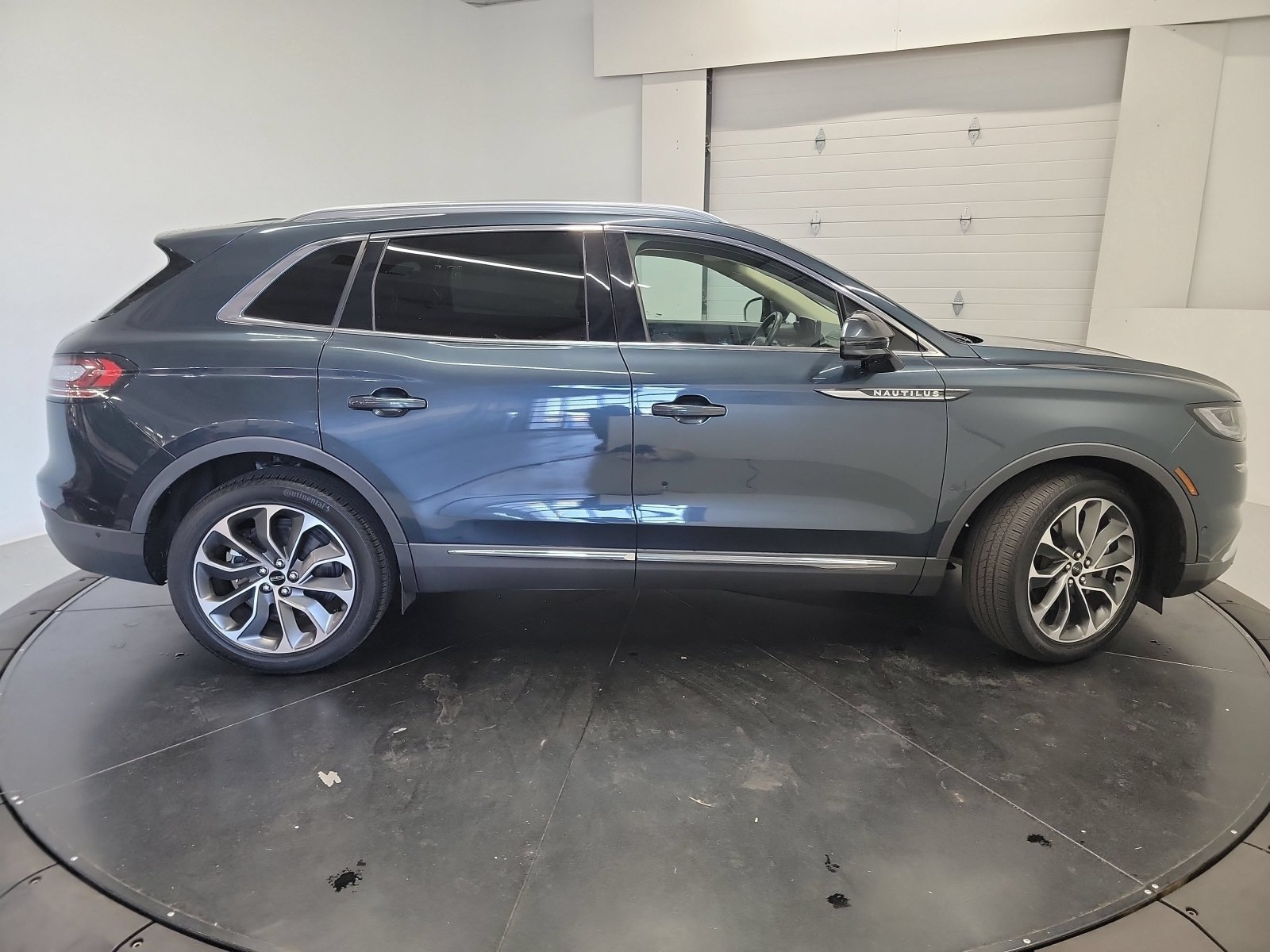 Used 2022 Lincoln Nautilus Reserve w/ Equipment Group 201A AWD/4WD image 11
