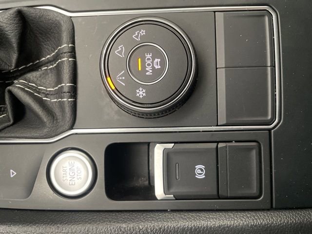 Used 2023 Volkswagen Atlas SE image 23