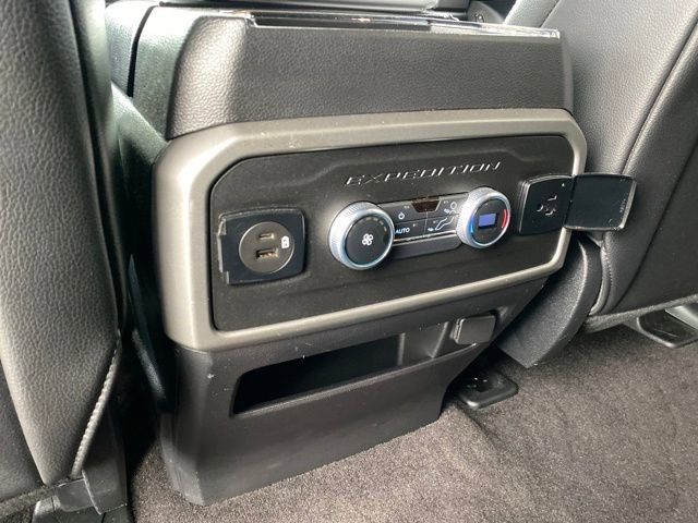 Used 2021 Ford Expedition XLT image 18