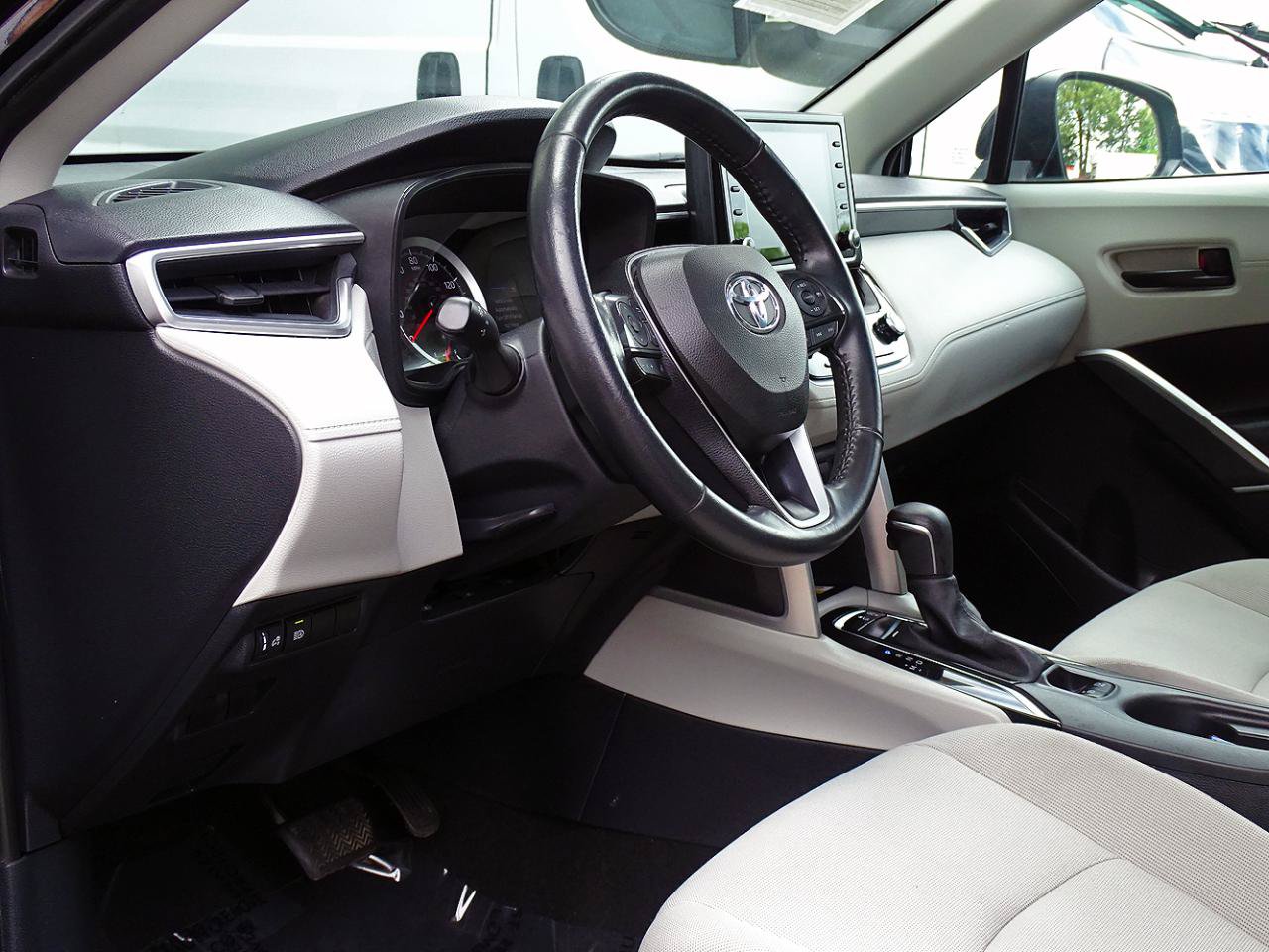 Used 2022 Toyota Corolla Cross LE w/ Moonroof Package AWD/4WD image 24