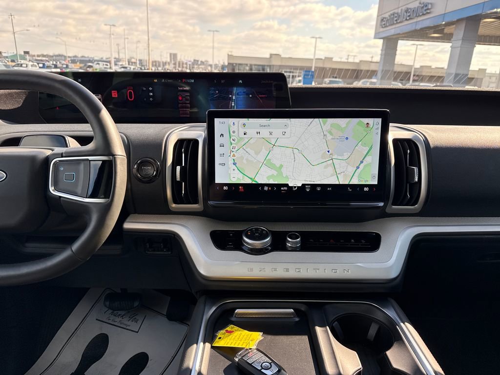 Used 2025 Ford Expedition Active image 22