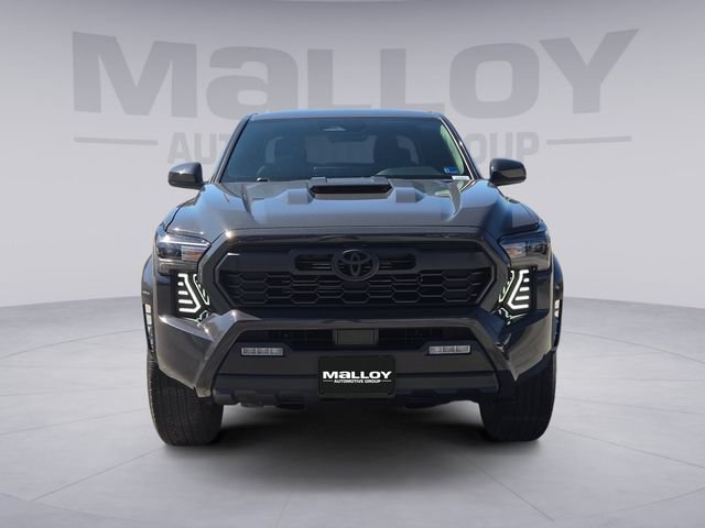 Used 2025 Toyota Tacoma TRD Sport AWD/4WD image 8