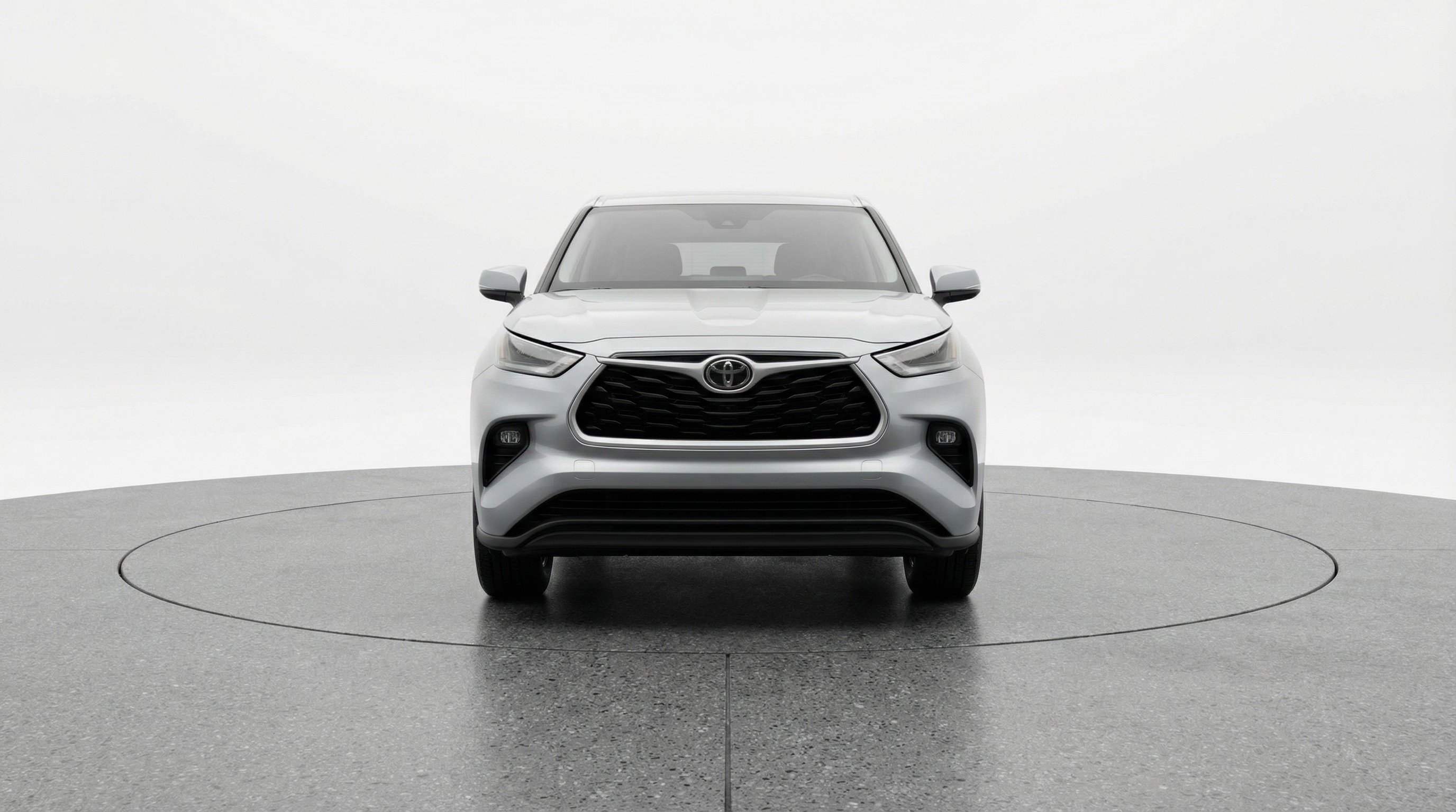 Used 2025 Toyota Highlander LE FWD image 2