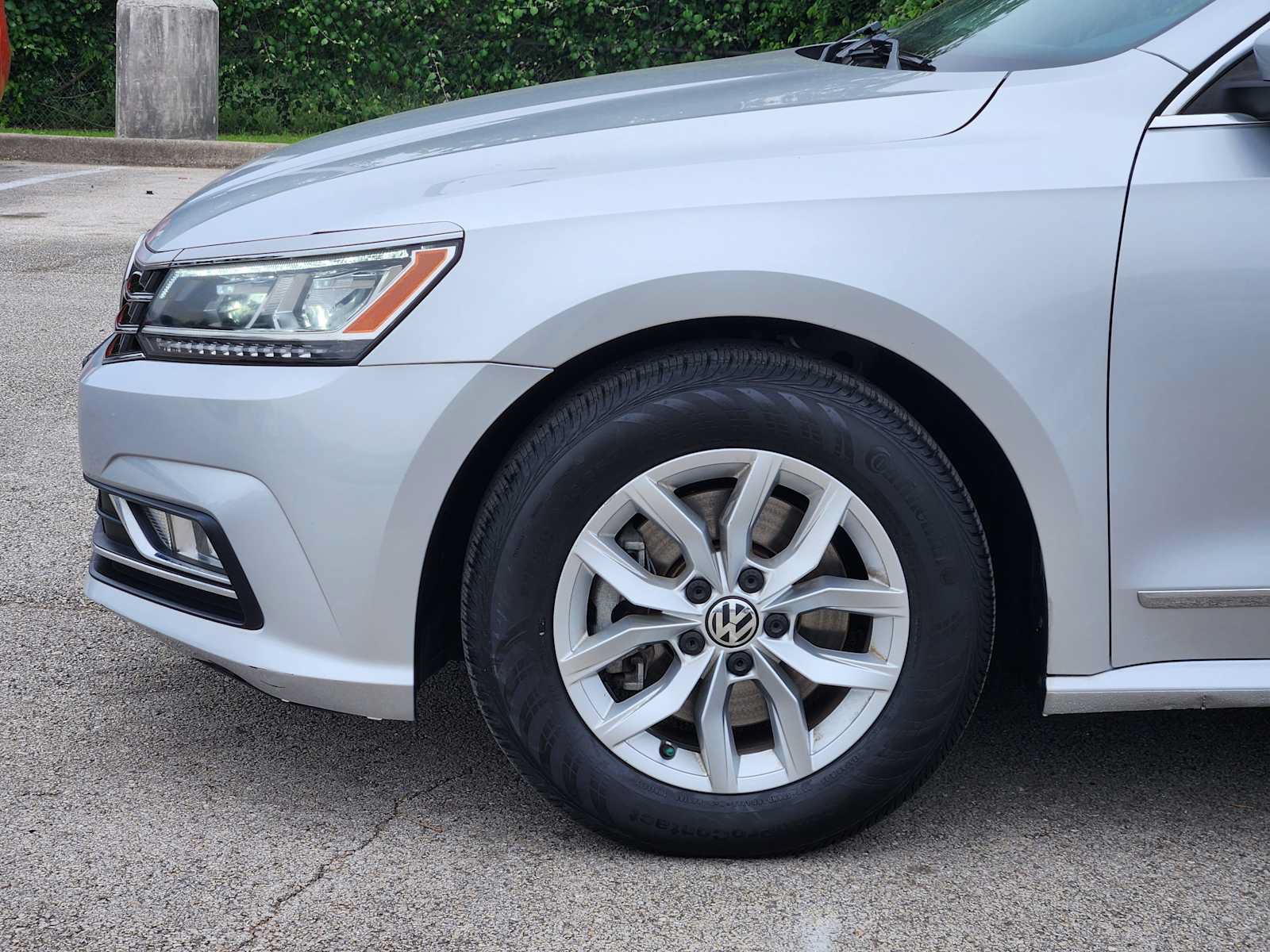 Used 2016 Volkswagen Passat 1.8T SE w/ Lighting Package (P06) FWD image 8