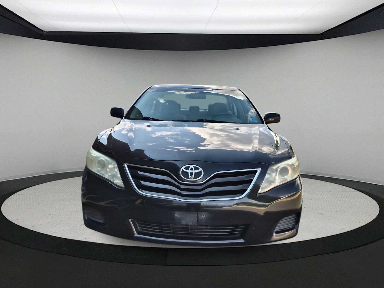 Used 2011 Toyota Camry LE w/ LE Extra-Value Pkg FWD image 3