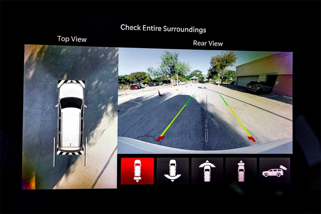 Used 2023 Jeep Wagoneer Series III w/ Premium Group I image 24