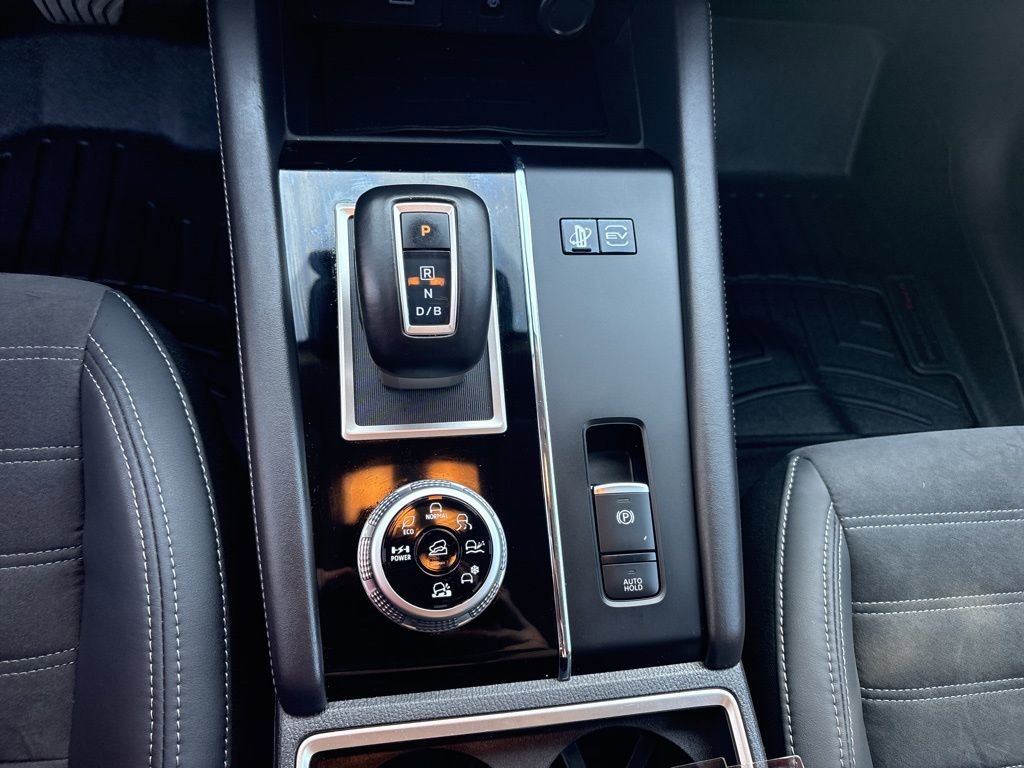 Used 2023 Mitsubishi Outlander 4WD Plug-In Hybrid image 24