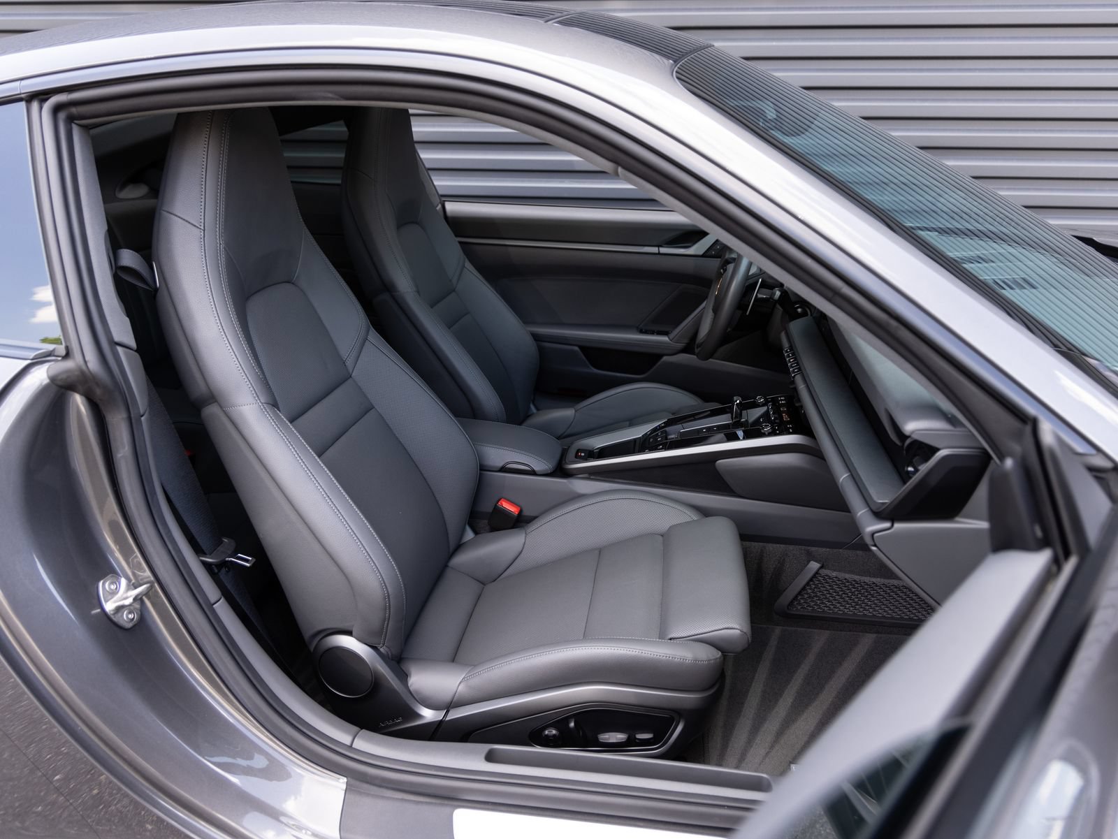 Certified 2024 Porsche 911 Carrera w/ Premium Package RWD image 29