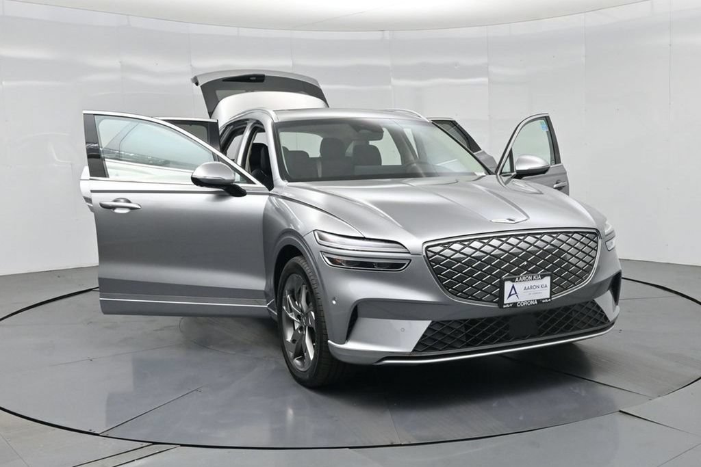 Used 2025 Genesis Electrified GV70 w/ Prestige Package AWD/4WD image 38
