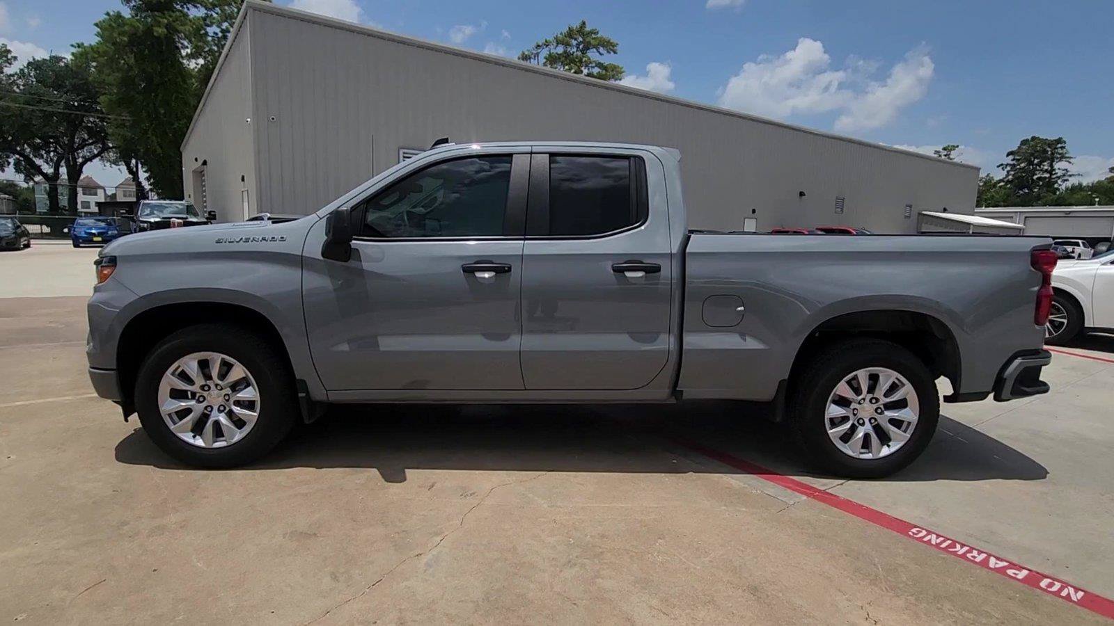 Used 2025 Chevrolet Silverado 1500 Custom RWD image 5