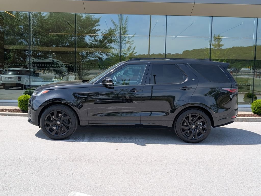 Certified 2024 Land Rover Discovery Dynamic SE AWD/4WD image 2
