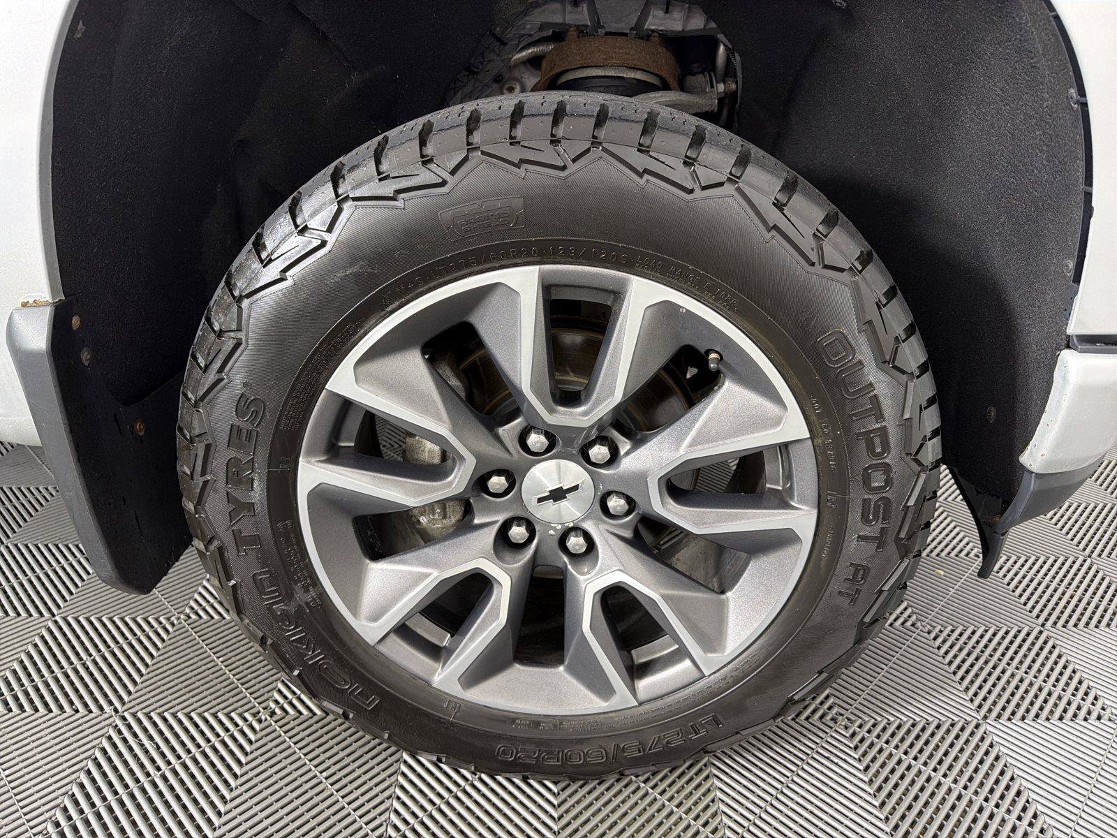 Used 2020 Chevrolet Silverado 1500 RST AWD/4WD image 10