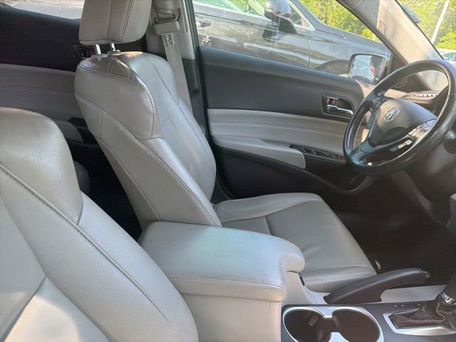 Used 2017 Acura ILX FWD image 12