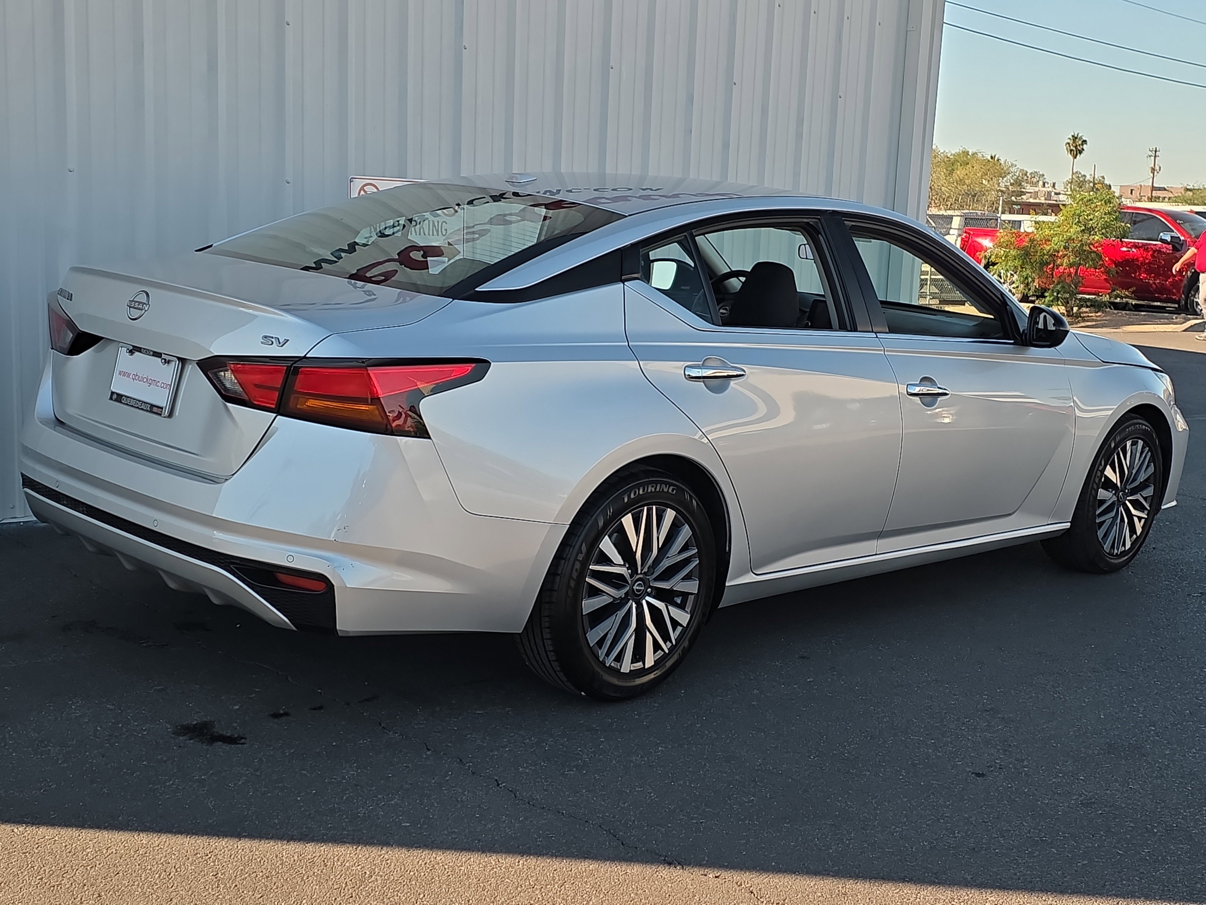 Used 2024 Nissan Altima 2.5 SV image 8