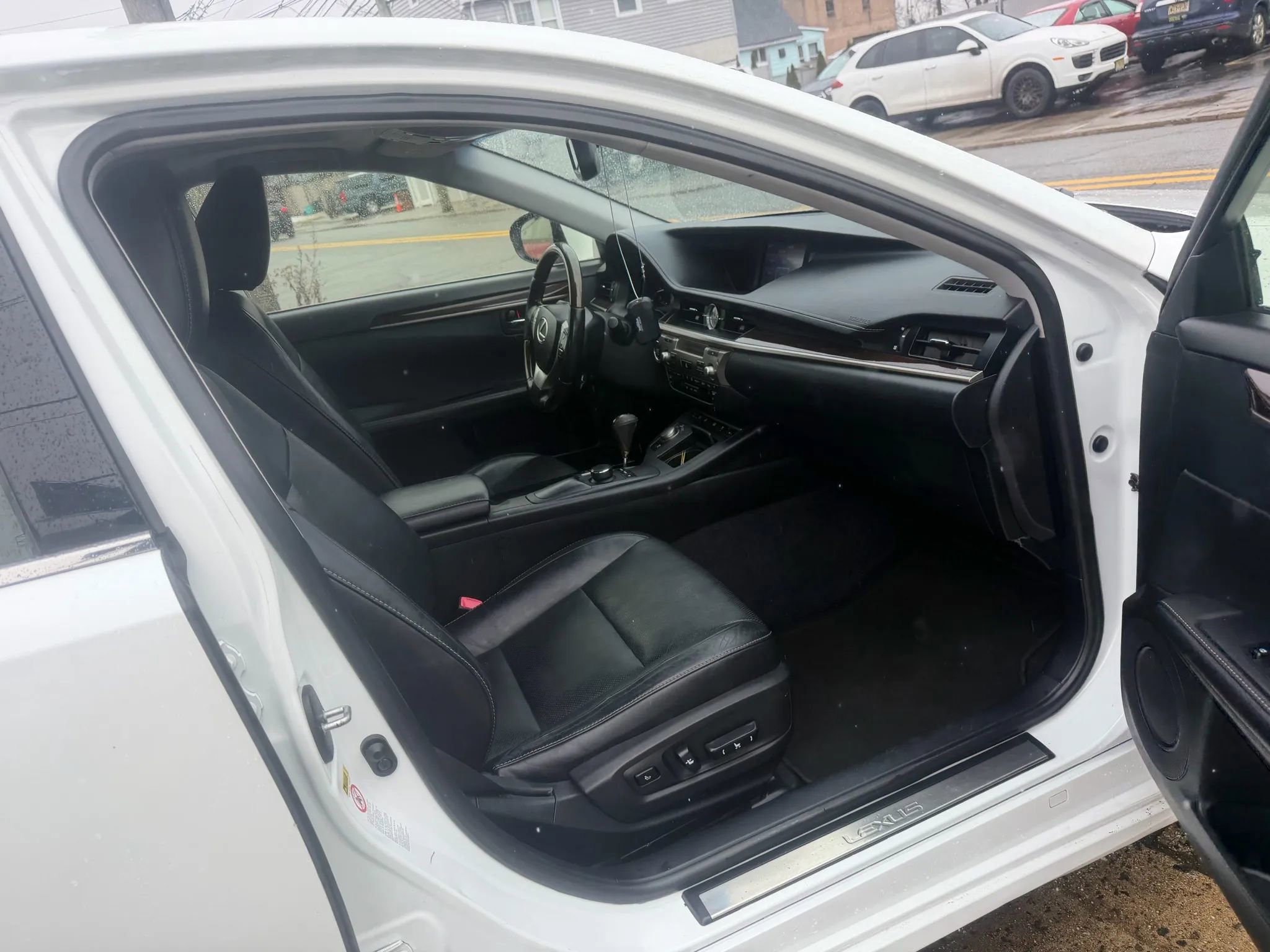 Used 2013 Lexus ES 350 w/ Luxury Pkg image 12