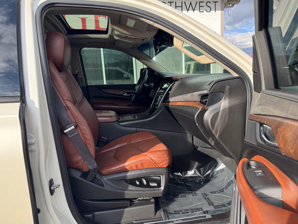 Used 2015 Cadillac Escalade ESV Premium AWD/4WD image 13