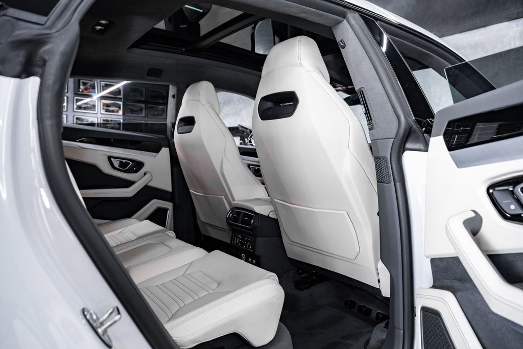 Used 2026 Lamborghini Urus SE AWD/4WD image 29
