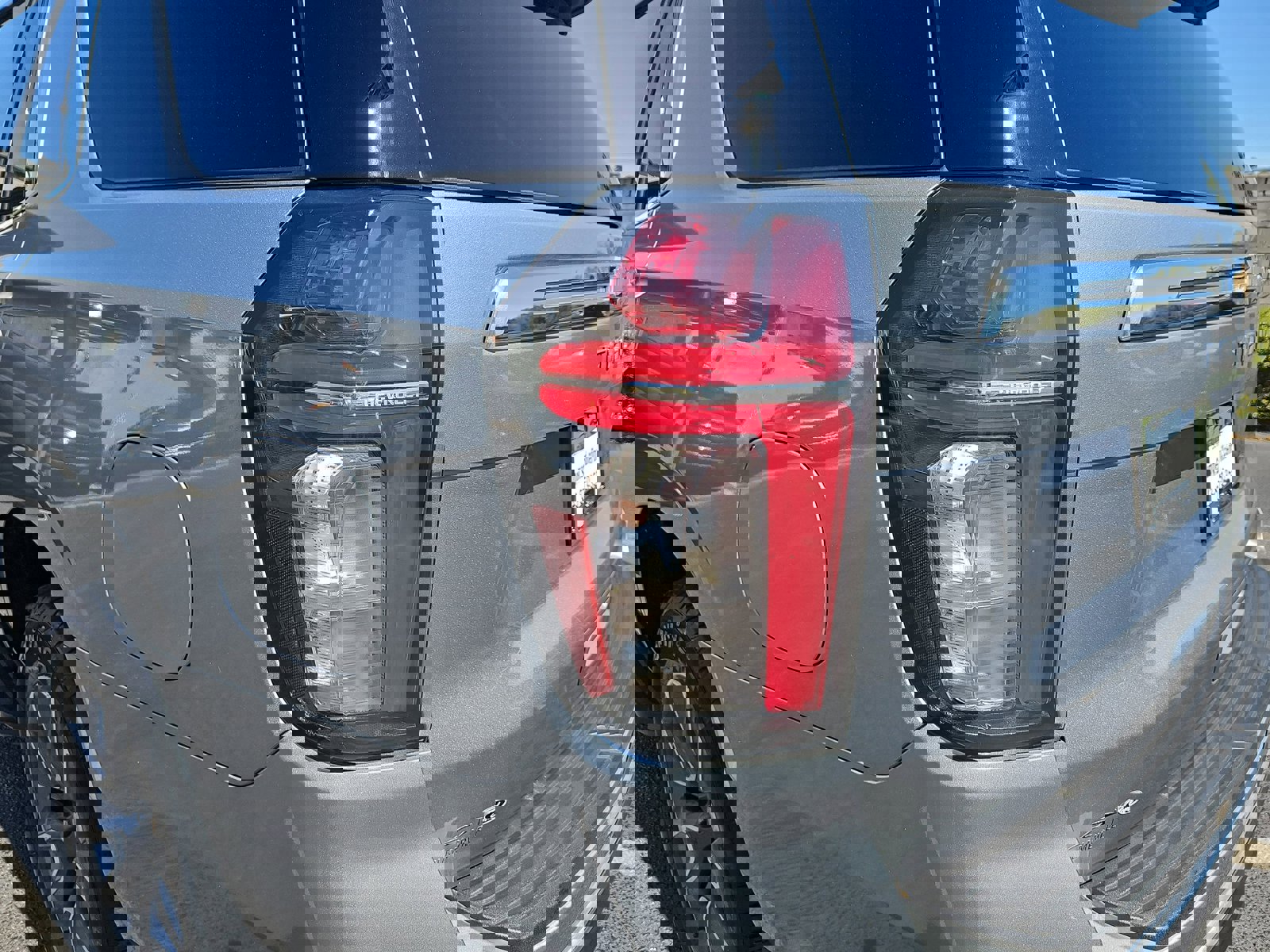 Used 2024 Chevrolet Tahoe LT w/ LT Signature Package image 36