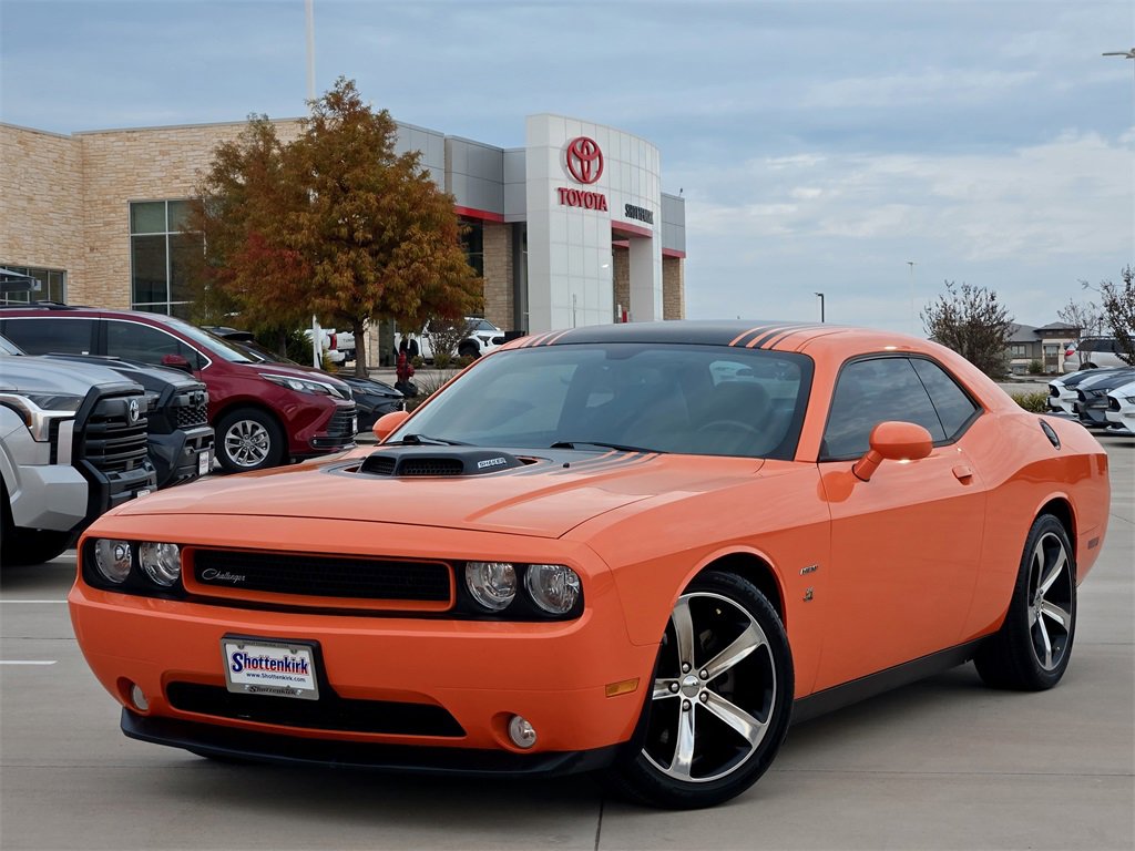 Used 2014 Dodge Challenger R/T image 2