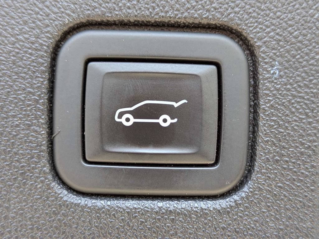 Used 2020 Chevrolet Equinox LT FWD image 14