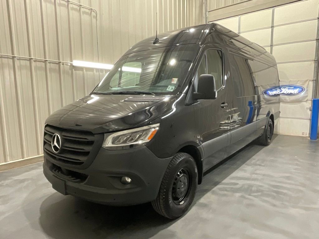 Used 2024 Mercedes-Benz Sprinter 2500 image 3