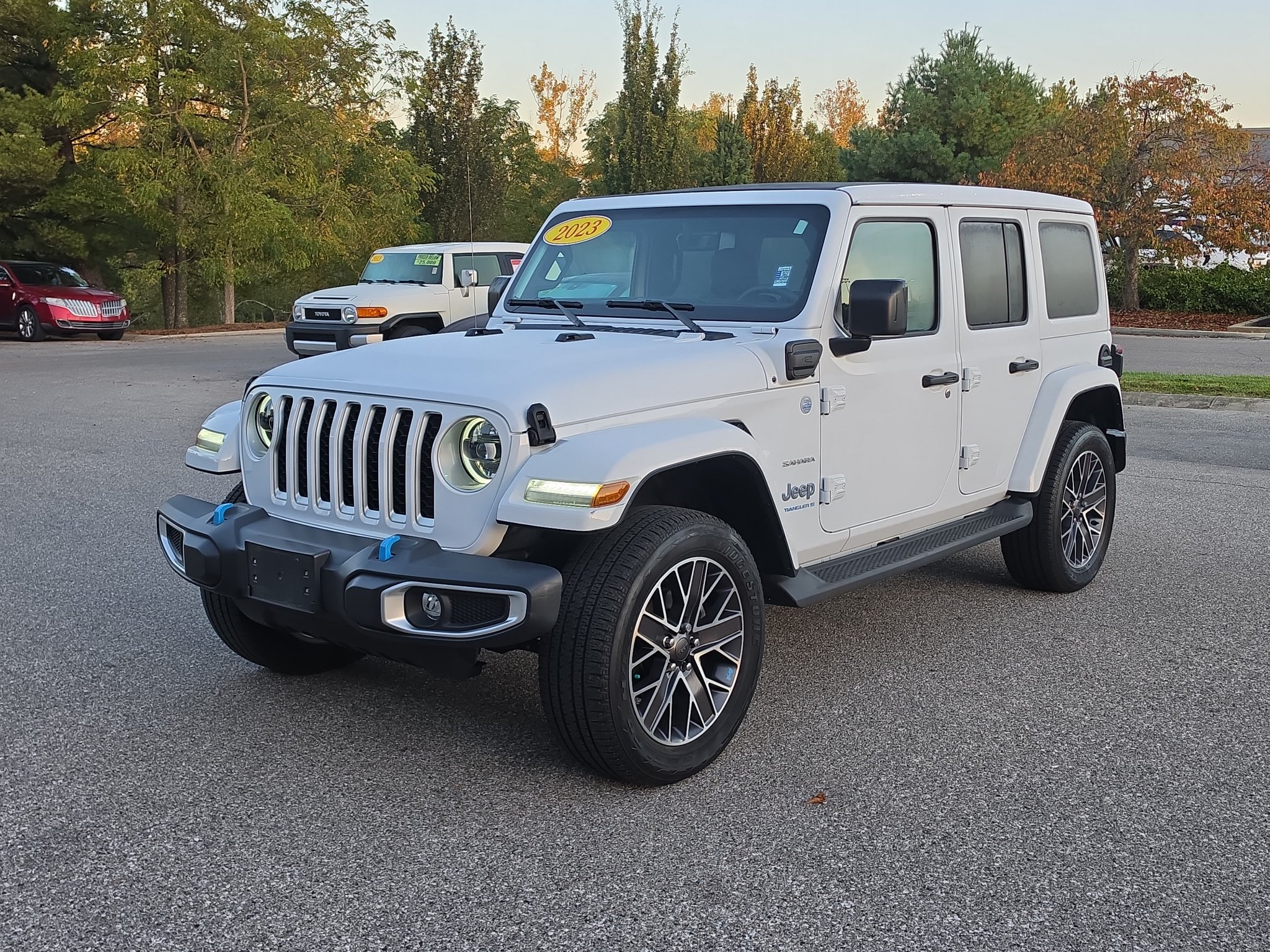 Used 2023 Jeep Wrangler Unlimited Sahara w/ Cold Weather Group AWD/4WD image 3