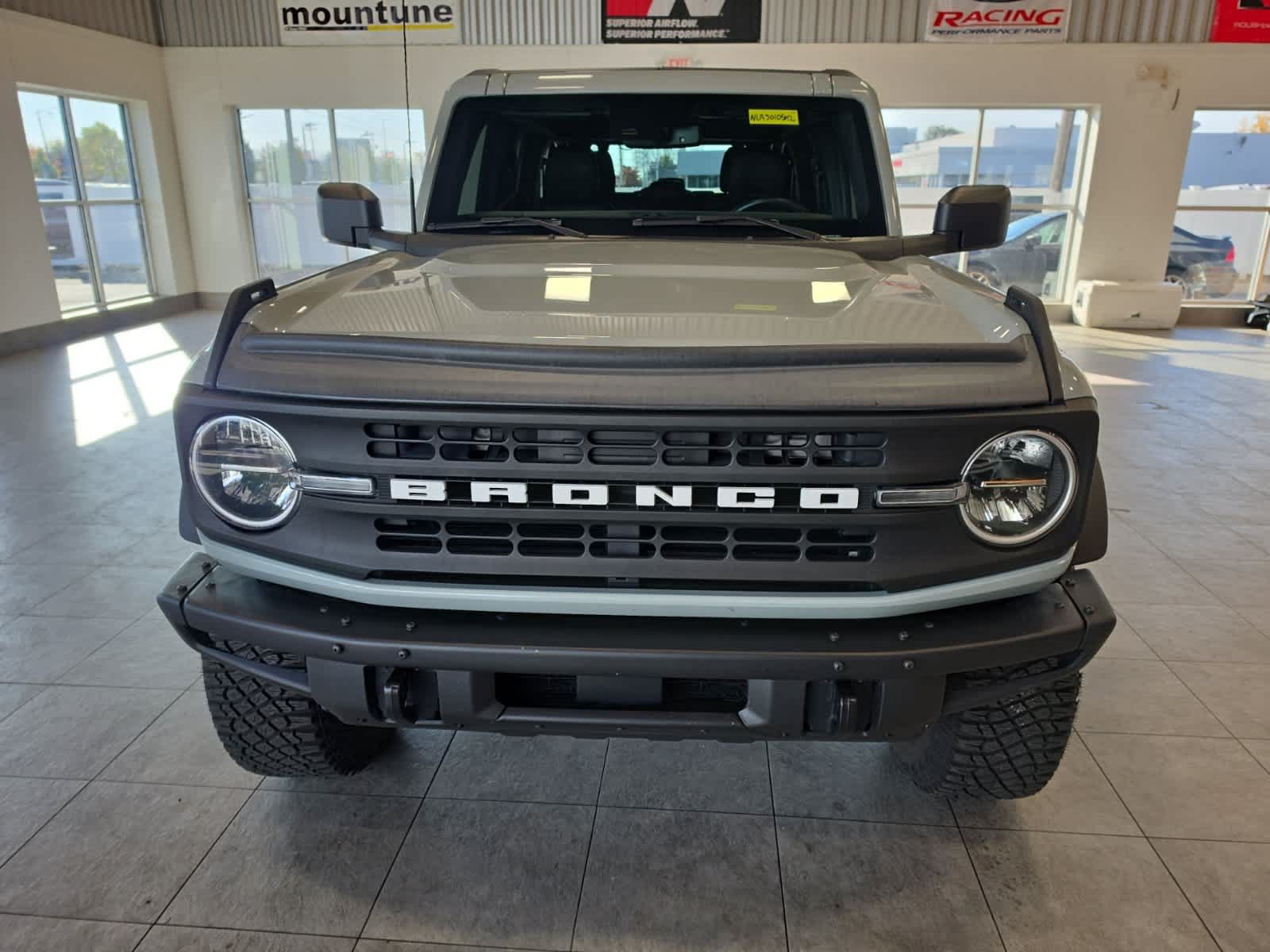 Used 2022 Ford Bronco Black Diamond w/ Sasquatch Package AWD/4WD image 2