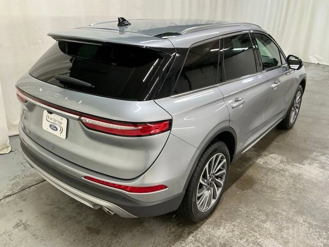 Used 2024 Lincoln Corsair Reserve image 3