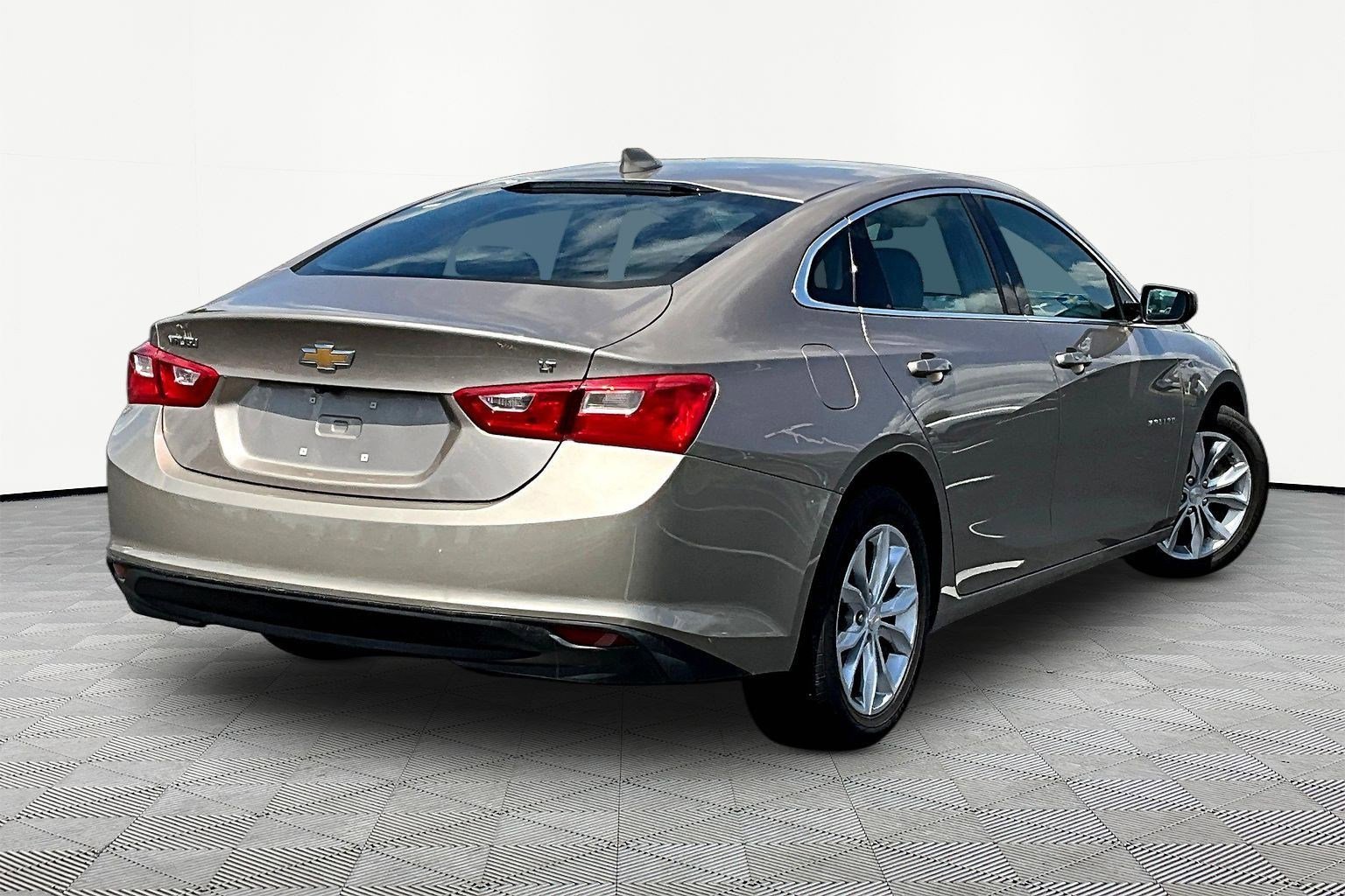 Used 2023 Chevrolet Malibu LT FWD image 6
