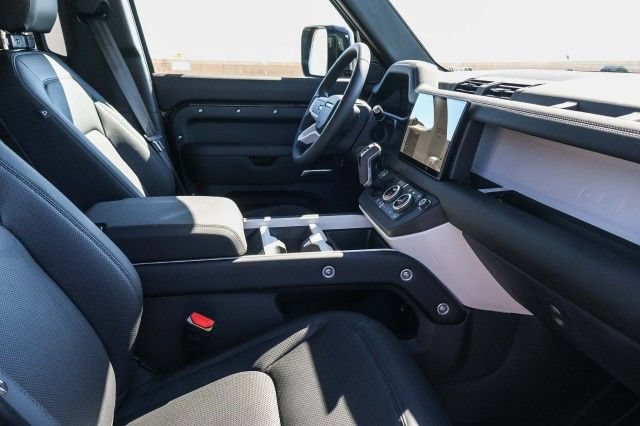Certified 2025 Land Rover Defender 110 S AWD/4WD image 12