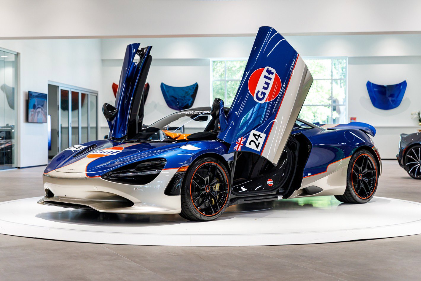 New 2024 McLaren 750S Spider image 2