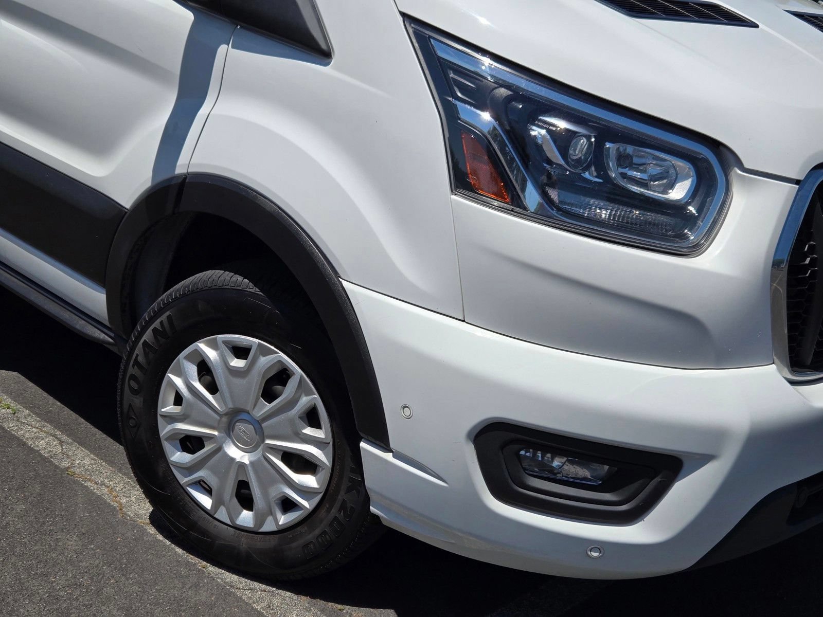 Used 2023 Ford Transit 350 XLT RWD image 9