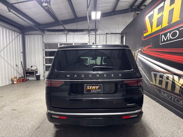 Used 2024 Jeep Wagoneer Series III AWD/4WD image 16